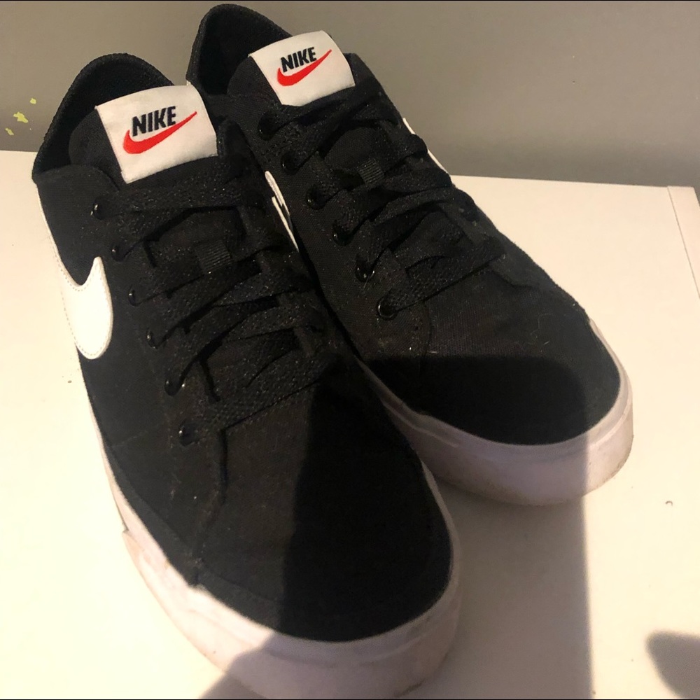 NIKE/ black with white/ 8
